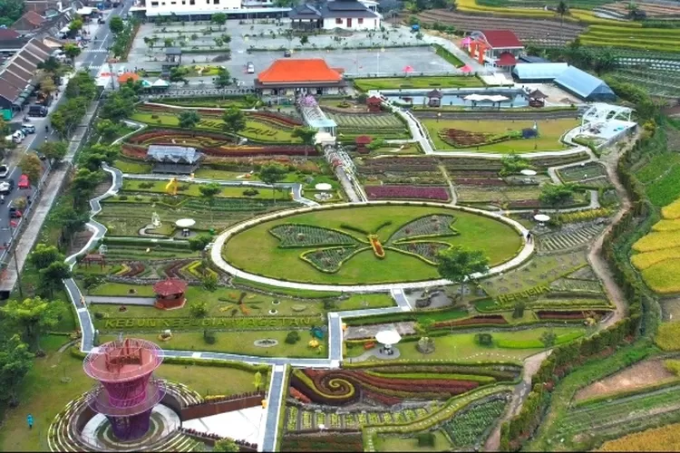 https://www.google.com/url?sa=i&url=https%3A%2F%2Fradarlawu.jawapos.com%2Fwisata%2F2204414222%2Fmenikmati-lautan-bunga-di-kebun-bunga-refugia-destinasi-wisata-magetan-yang-cocok-untuk-akhir-pekan-bersama-keluarga%3Fpage%3D2&psig=AOvVaw1jfpxKyo4zAGInosk6duQb&ust=1725601594554000&source=images&cd=vfe&opi=89978449&ved=0CBQQjRxqFwoTCJj9_YONq4gDFQAAAAAdAAAAABAJ