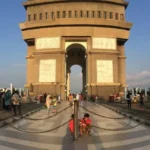 Tempat makan Simpang Lima