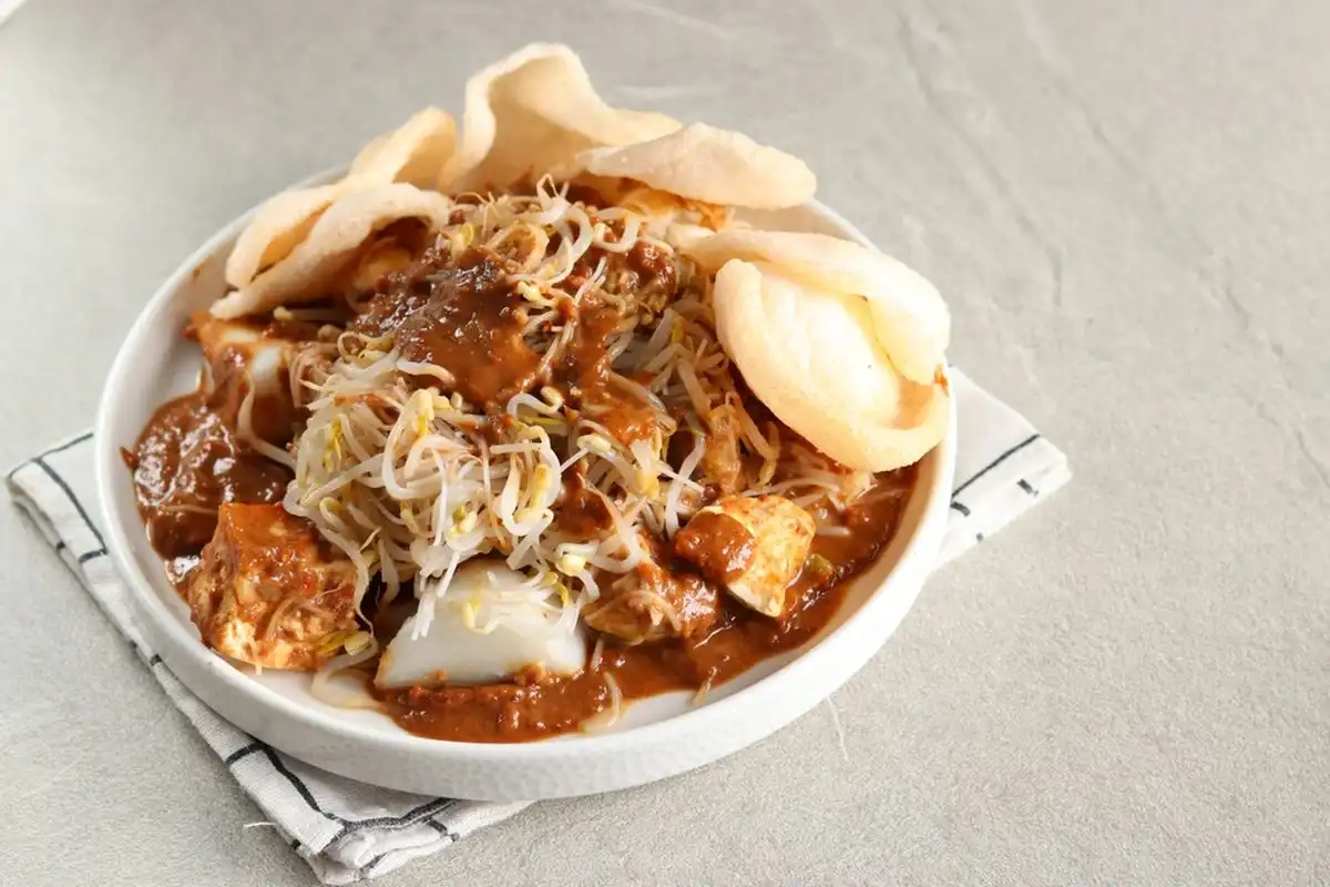 Resep Ketoprak Rumahan yang Gurih, Medok, dan Bikin Piring Cepat Bersih