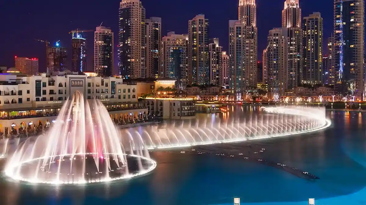 The Dubai Fountain, Tarian Air Raksasa di Jantung Downtown Dubai